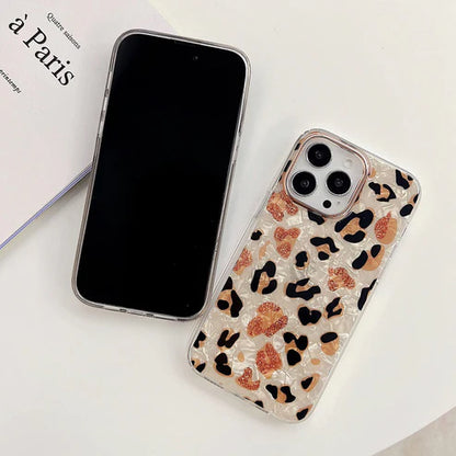 ✨ Golden Leopard Luxe Case “Fierce Style, Luxe Protection.”