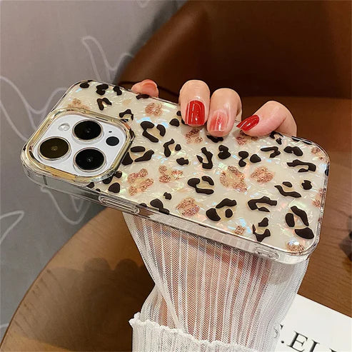 ✨ Golden Leopard Luxe Case “Fierce Style, Luxe Protection.”